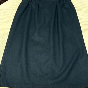Vintage Pendleton Black Wool Skirt. Sz 16 (Waist 32)